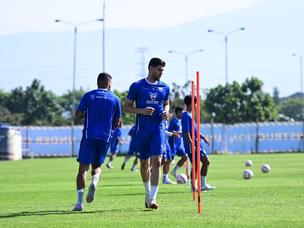 Perbedaan Persib dan Klub Sebelumnya Menurut Julio Cesar